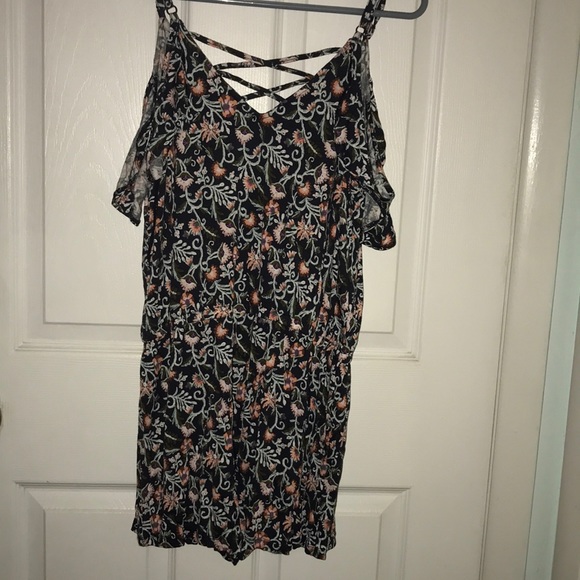 Patterned Romper - Picture 2 of 2